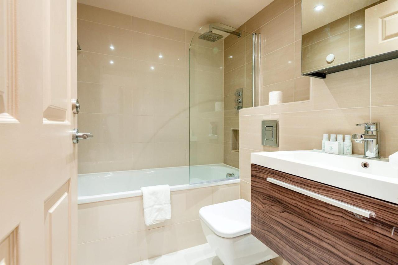 Stunning 3-bedroom In The Heart Of With Parking-hosted By Sweetstay Apartment