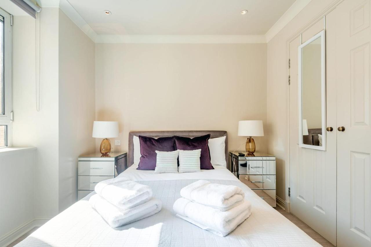 Stunning 3-bedroom In The Heart Of With Parking-hosted By Sweetstay London