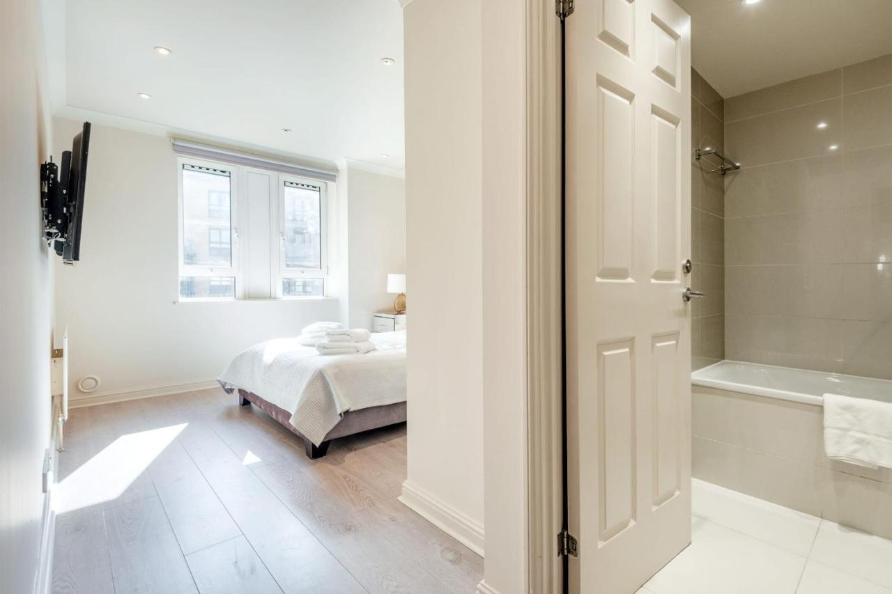 Stunning 3-bedroom In The Heart Of With Parking-hosted By Sweetstay Apartment
