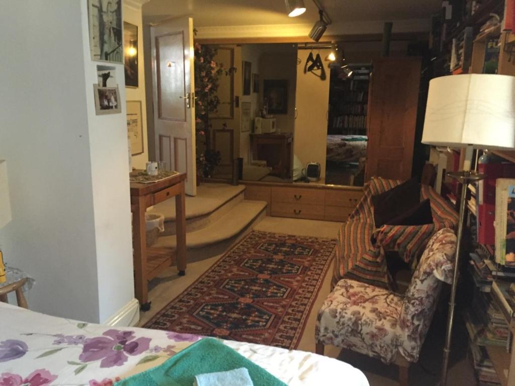 Chiswick Riviera With Free Parking Bed & Breakfast London