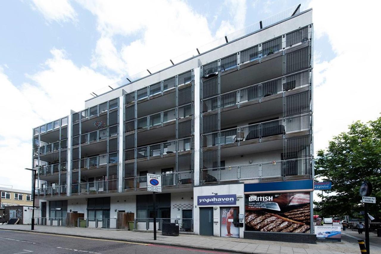 Apartment Stylish 2 Bedroom Flat With Balcony In London