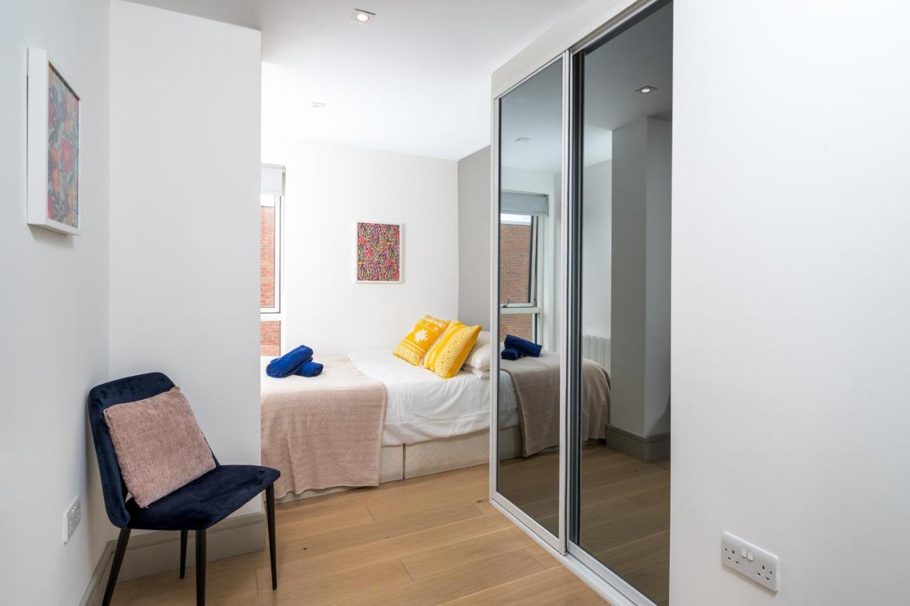 Modern City - Victoria Line Apartment London