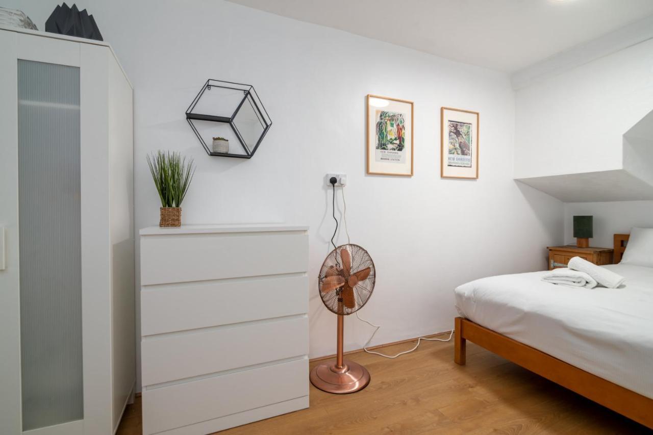 Beautiful 4 Bedroom Terrace House In Kings Сasa de vacaciones