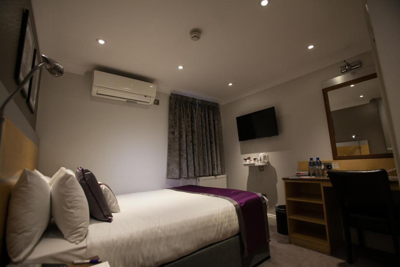Western Chiswick Palace & Hotel London
