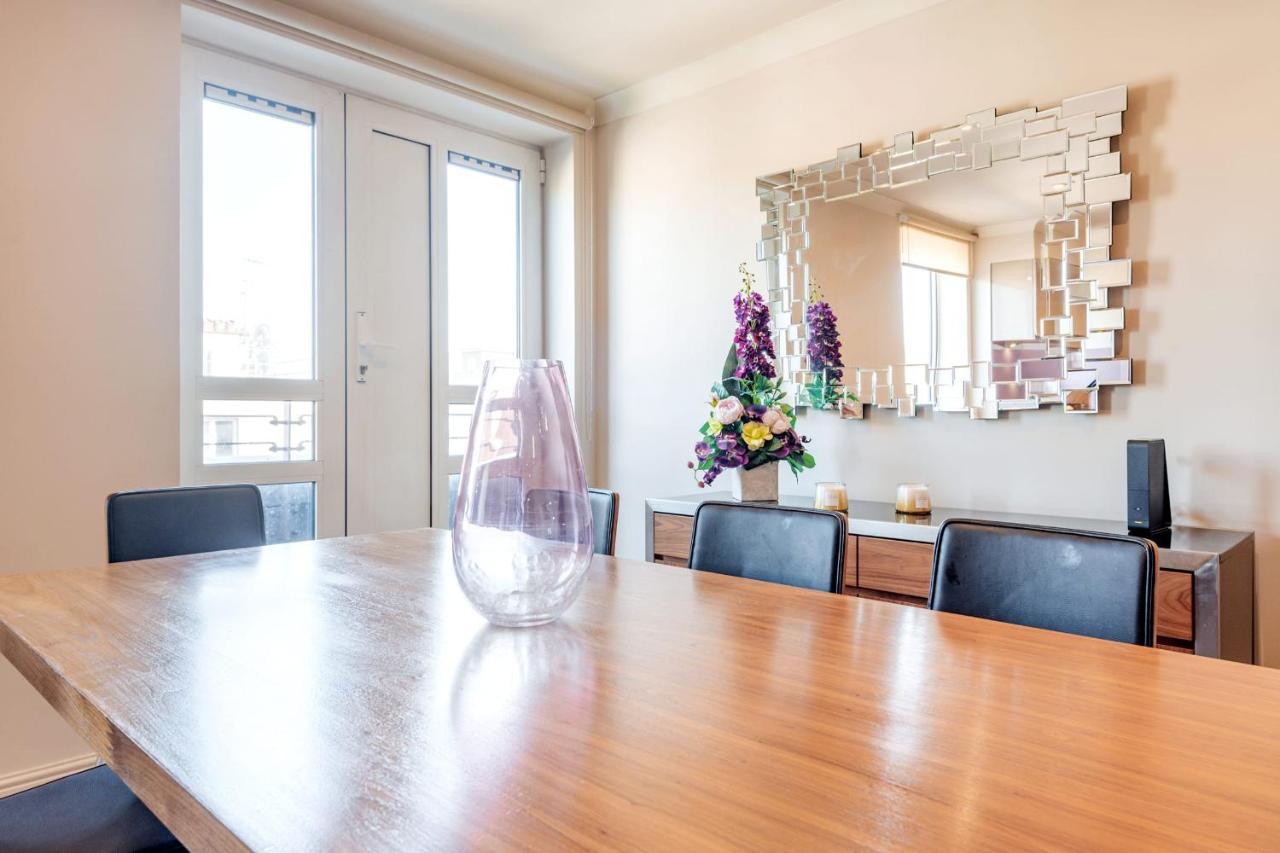 Stunning 3-bedroom In The Heart Of With Parking-hosted By Sweetstay