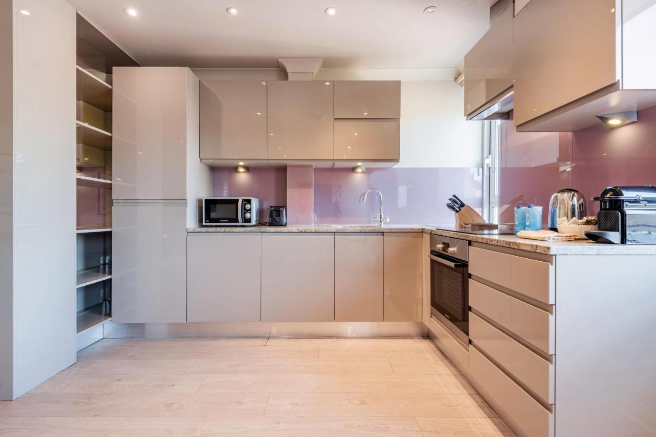 Stunning 3-bedroom In The Heart Of With Parking-hosted By Sweetstay London