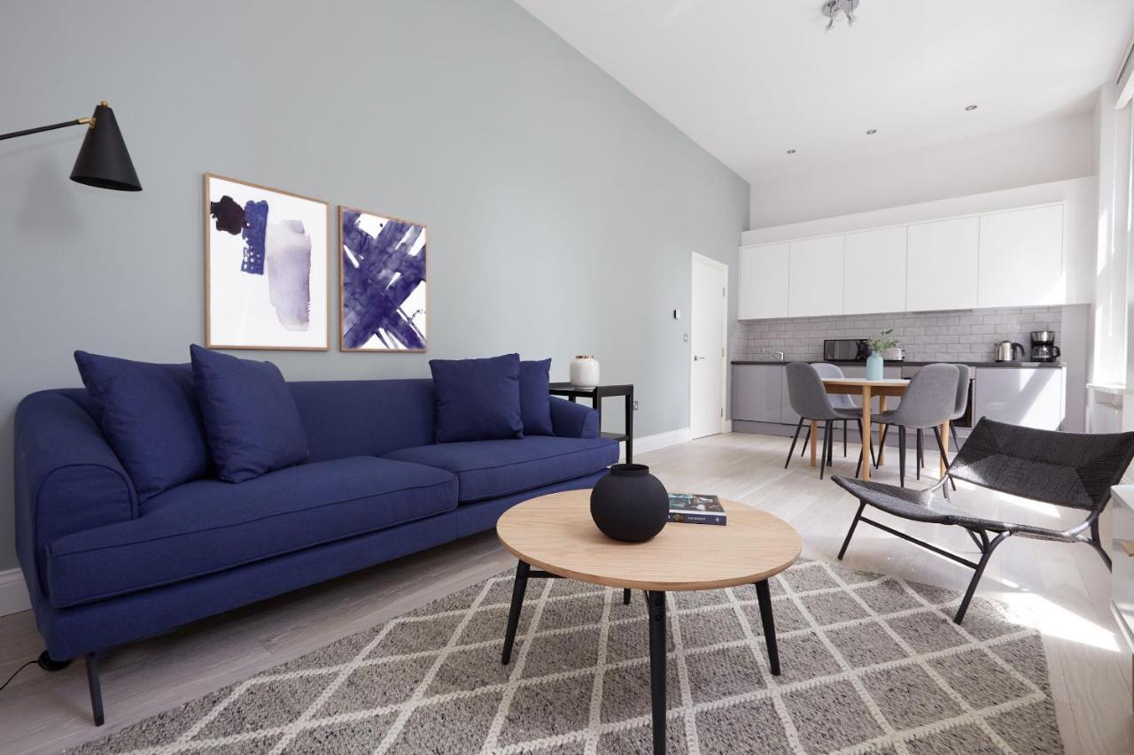 1vh Virginia House, 31 Bloomsbury Way By Living * Londres