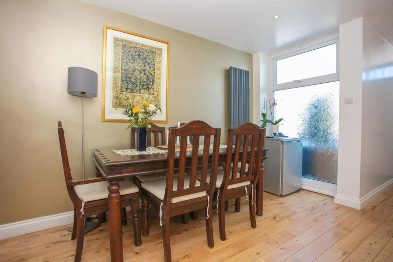 Apartment Stunning 3 Bedroom House With Garden In Battersea London
