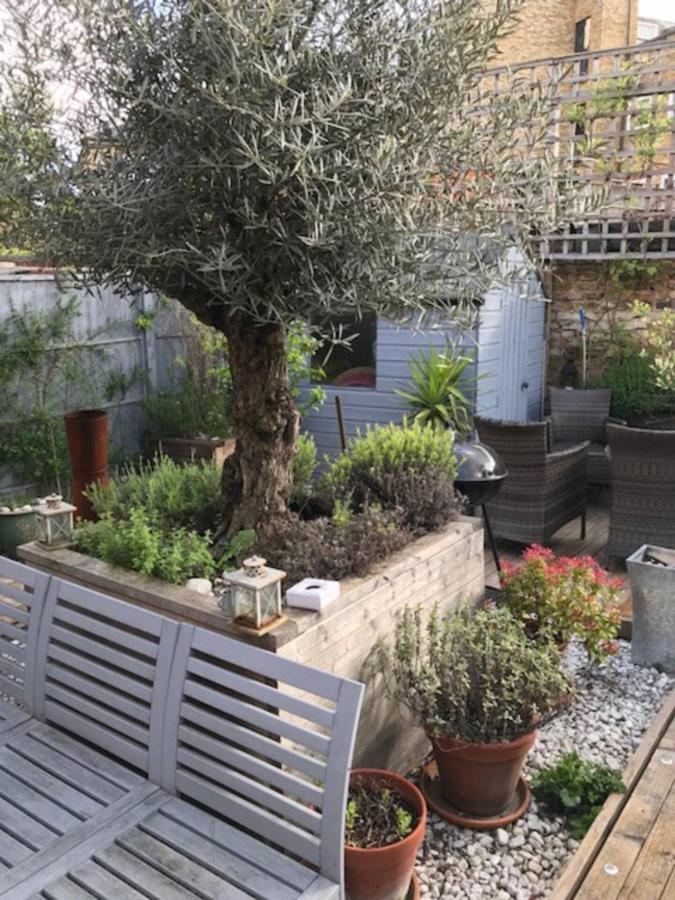Stunning 3 Bedroom House With Garden In Battersea Apartment London