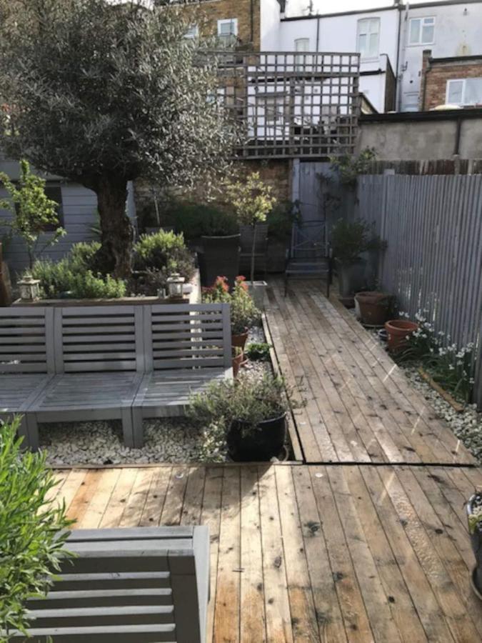 Apartment Stunning 3 Bedroom House With Garden In Battersea