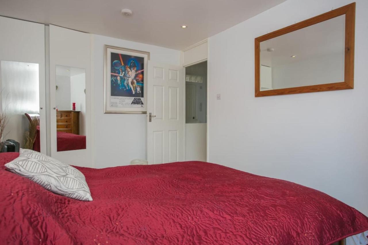 Stunning 3 Bedroom House With Garden In Battersea Apartment London