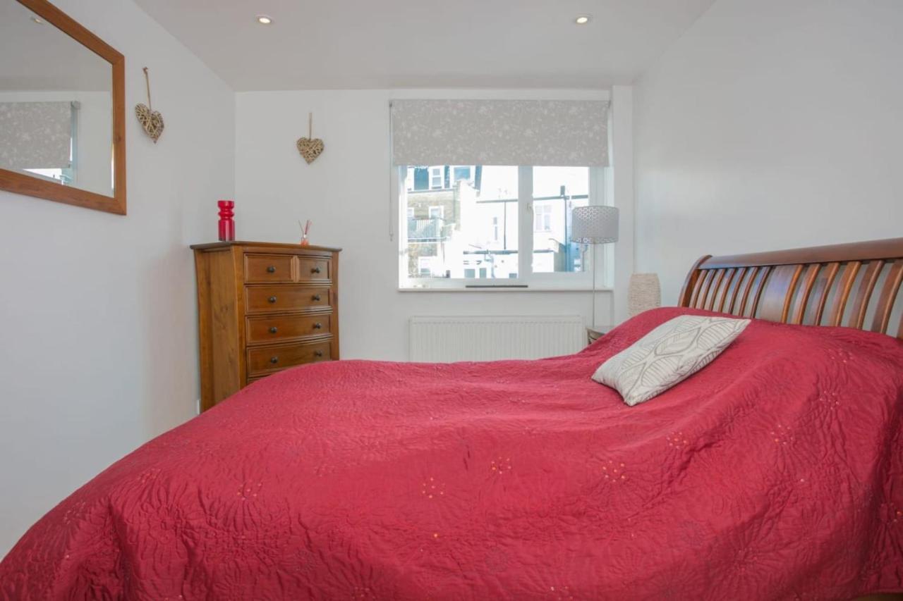 Apartment Stunning 3 Bedroom House With Garden In Battersea London
