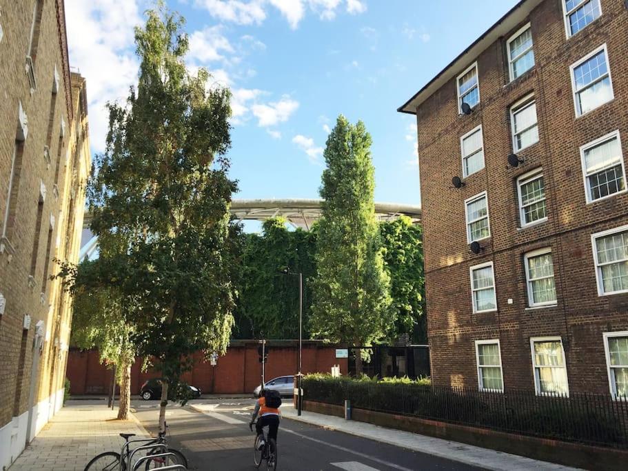 Specious 2 Bedroom Flat - Zone 1 *