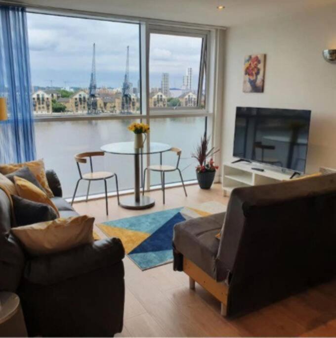 Appartement Lovely Waterfront Flat Canary Wharf Excel Centre *