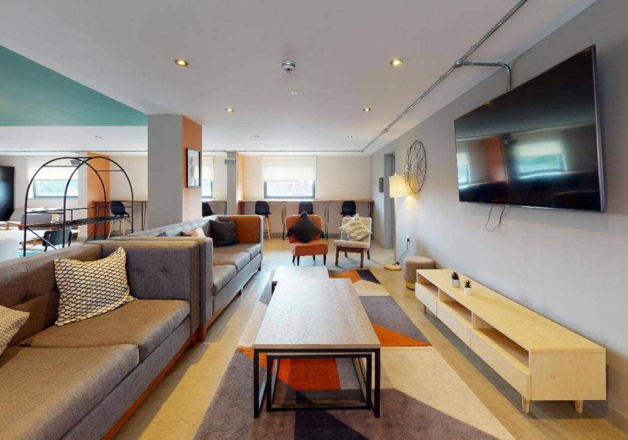 Appartement For Students Only Private Bedrooms With Shared Kitchen And At Iq Haywood House In