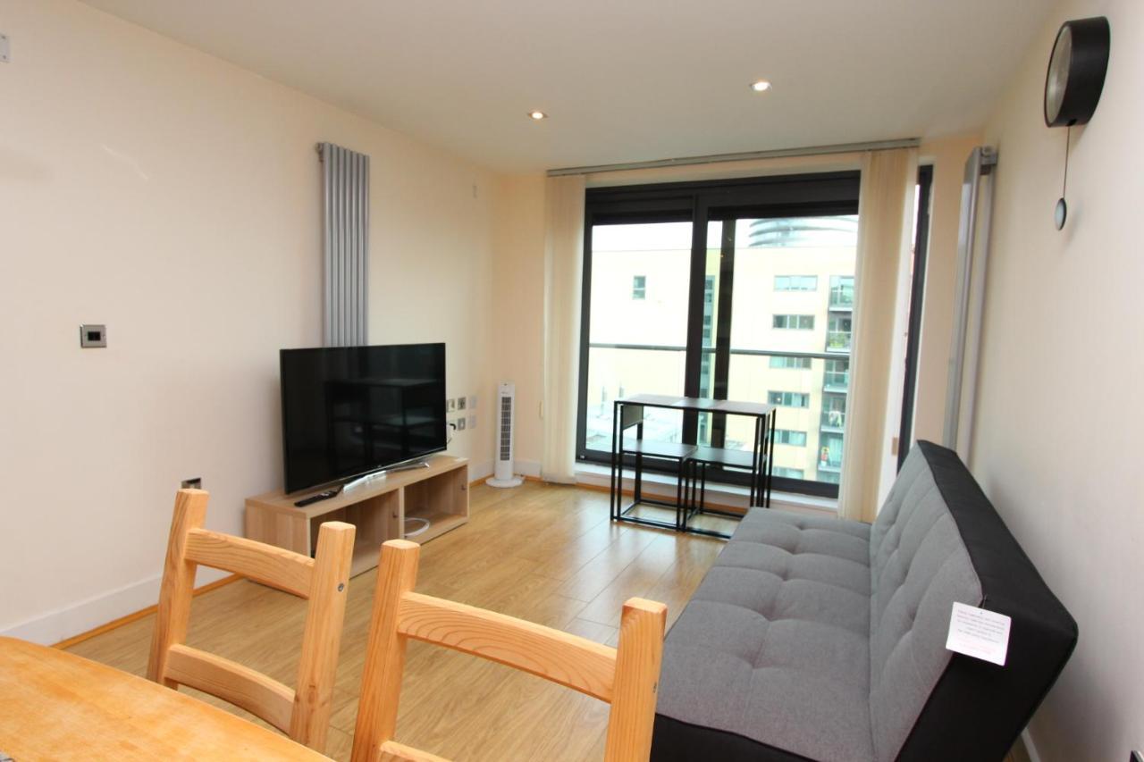 Apartment Lovely 2 Bedroom With Amazing Views In E14 London
