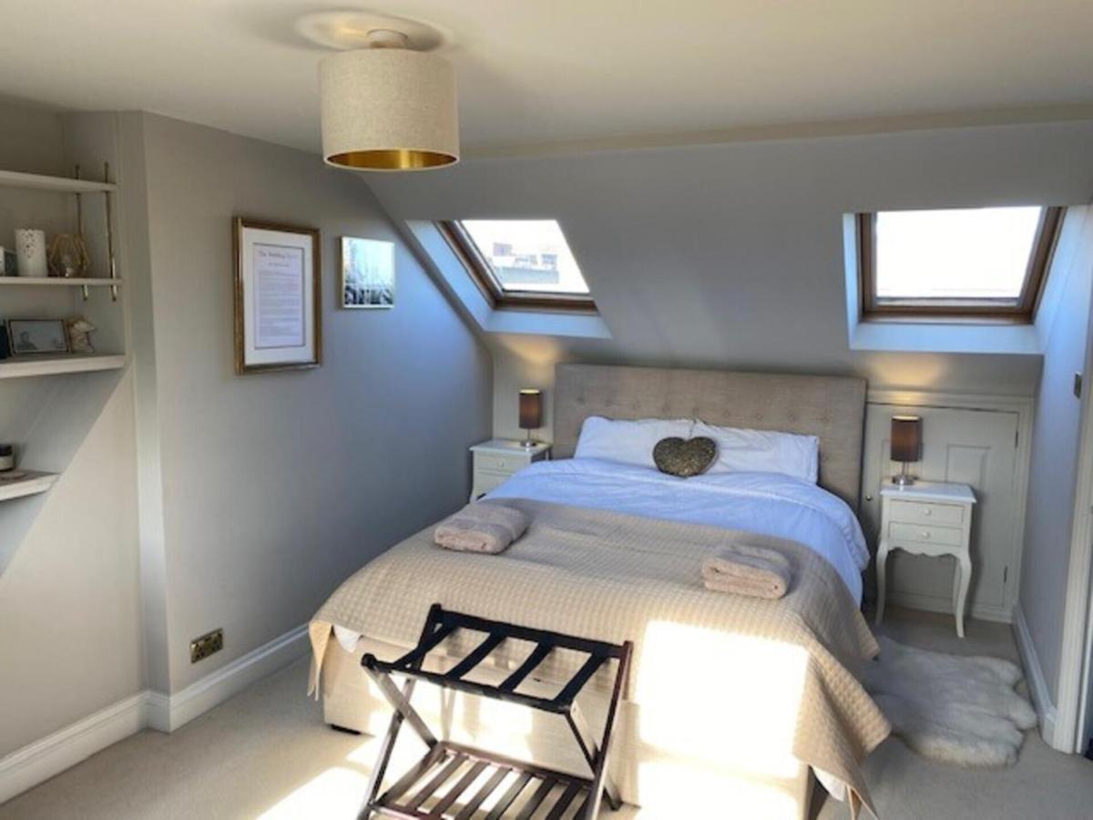 Family 4-bed House & Secluded Garden - Wimbledon Londres