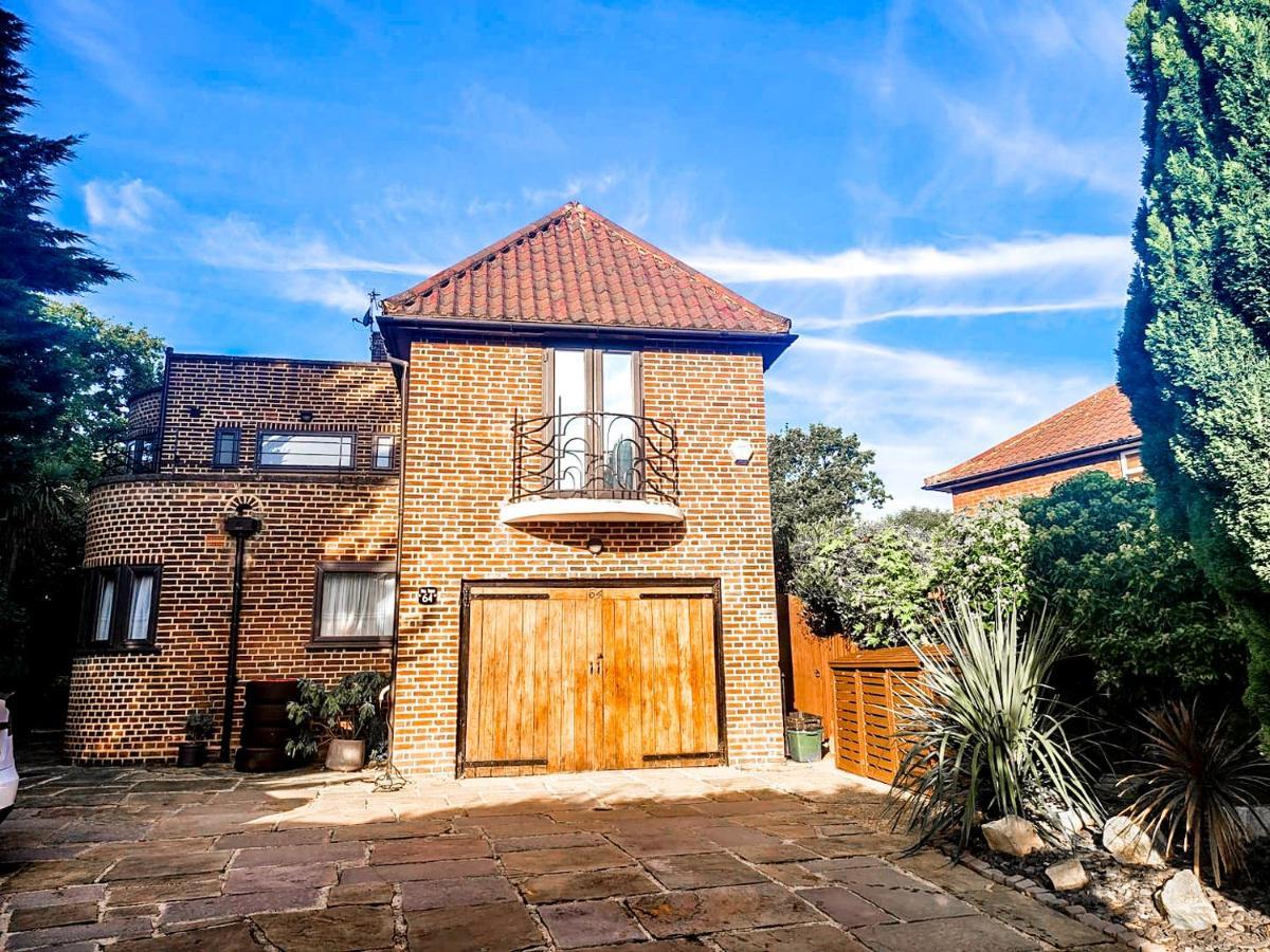 Gatsby Villa London Villa
