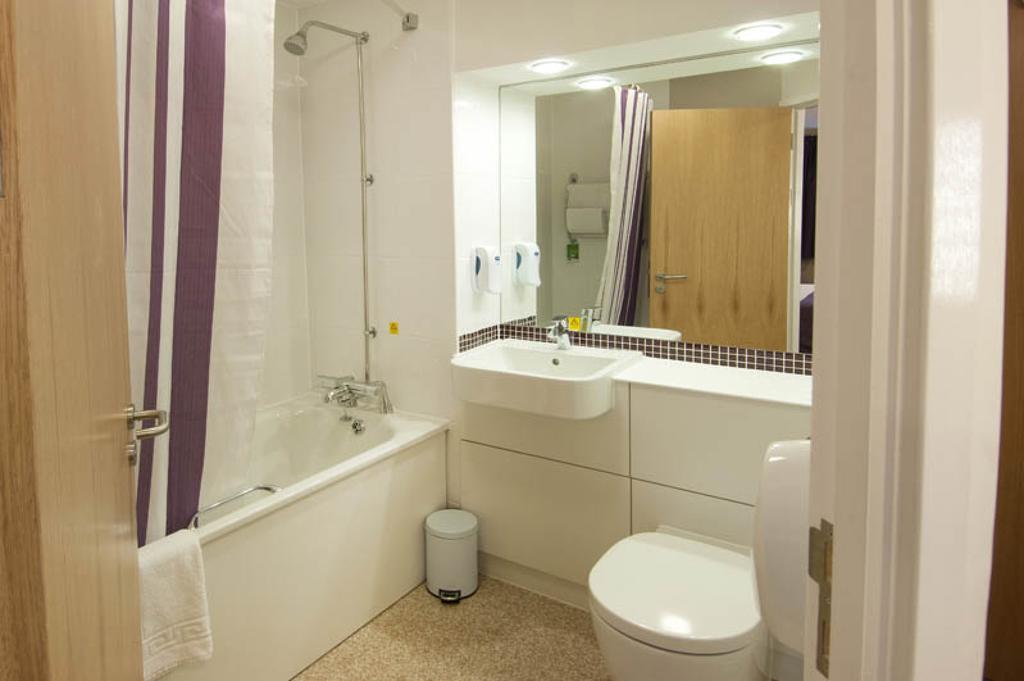 Premier Hanger Lane 3*