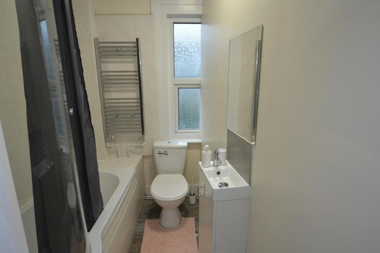 Cheerful 4 Bedroom House In Greater Ferienhaus London
