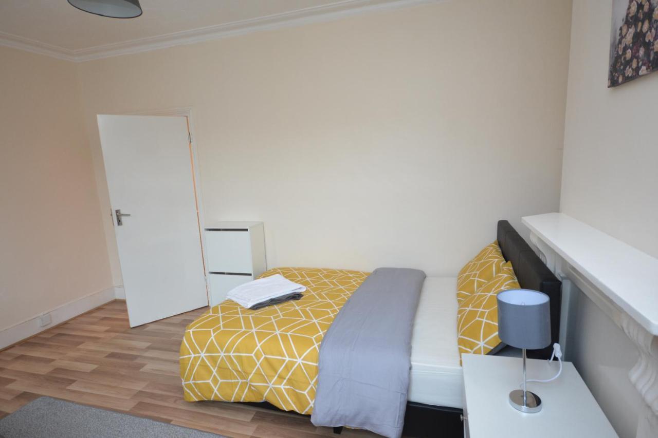 Ferienhaus Cheerful 4 Bedroom House In Greater London