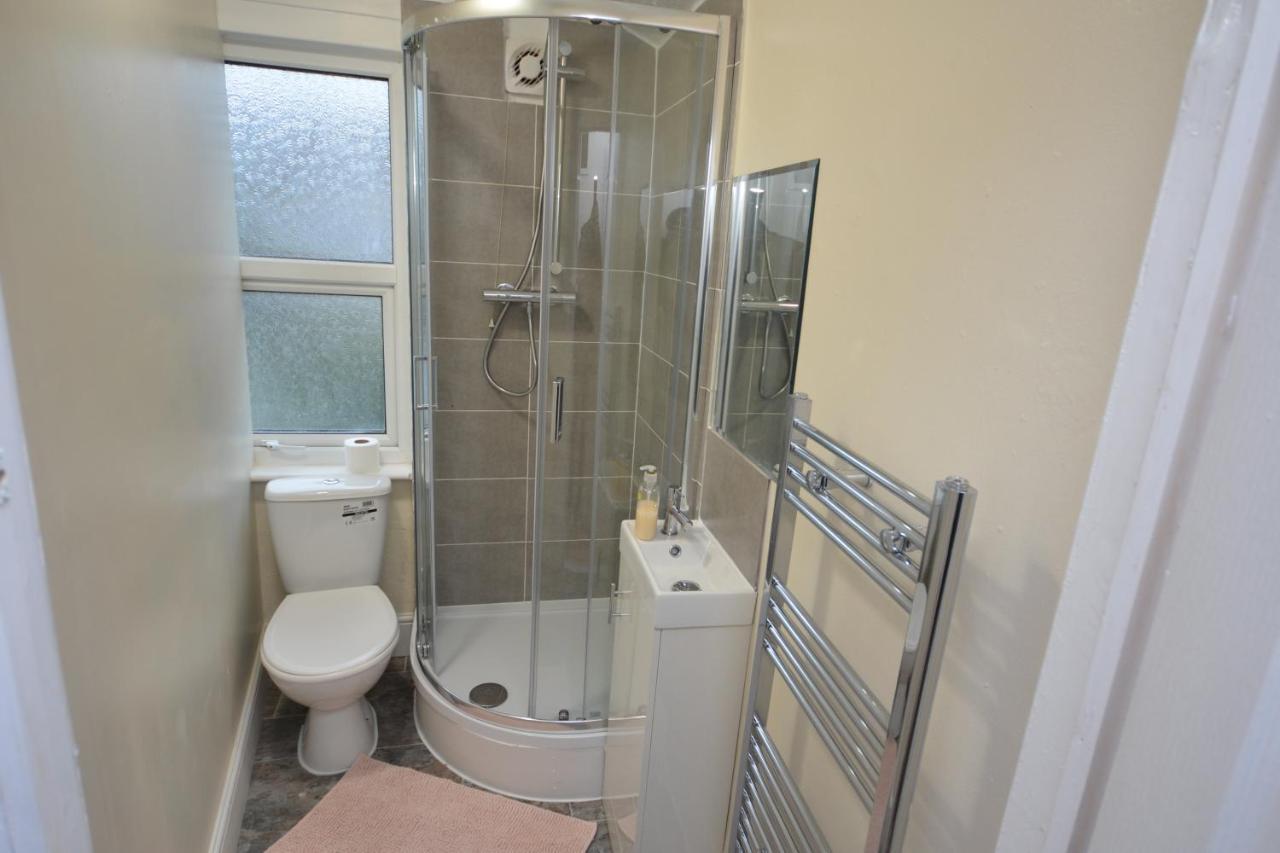 Cheerful 4 Bedroom House In Greater Ferienhaus *