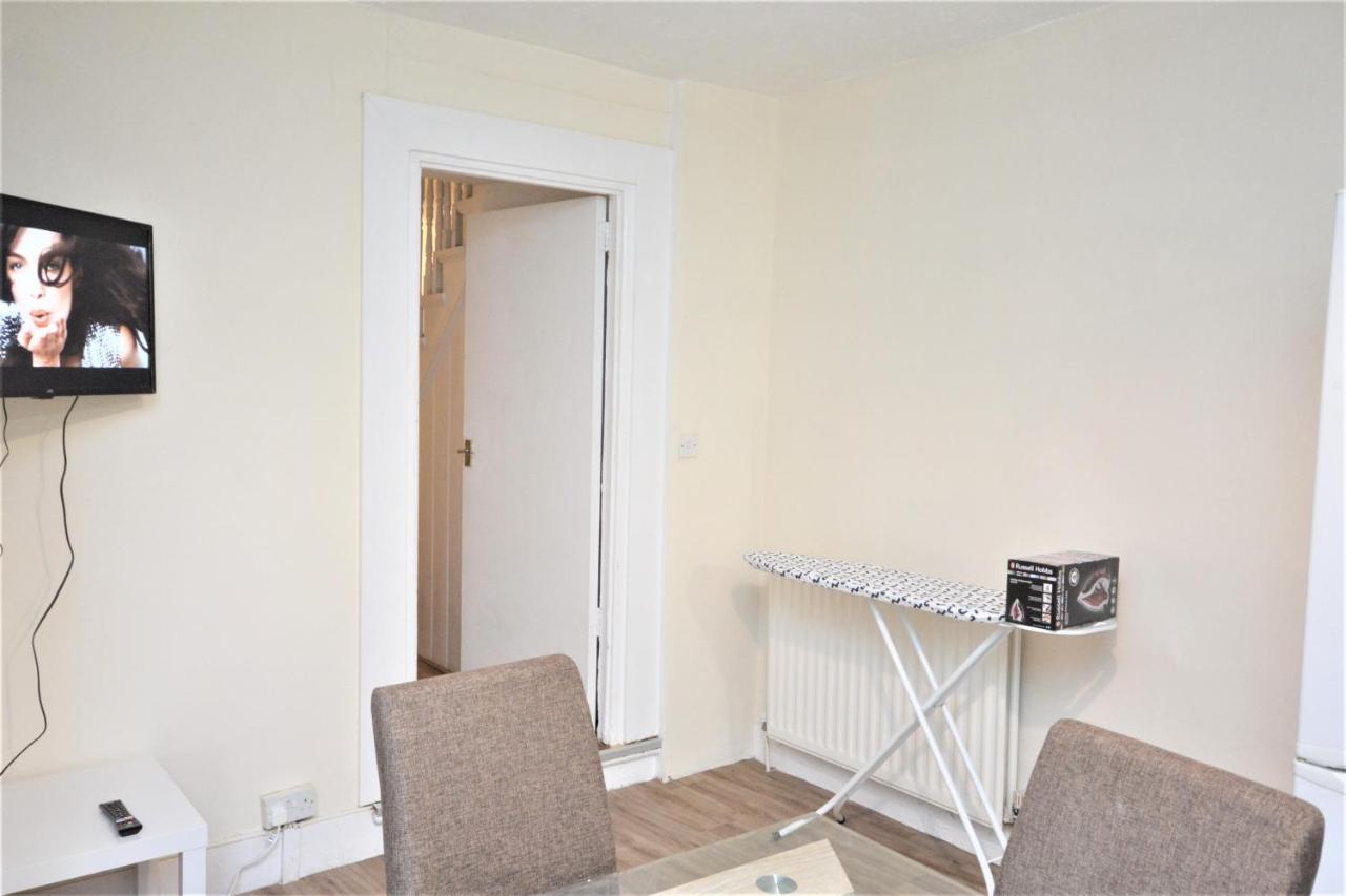 Ferienhaus Cheerful 4 Bedroom House In Greater London