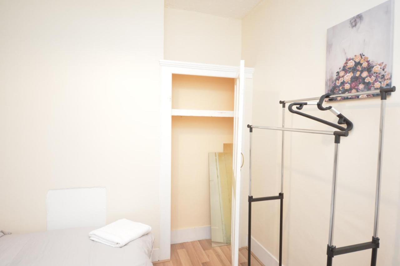 Cheerful 4 Bedroom House In Greater Ferienhaus