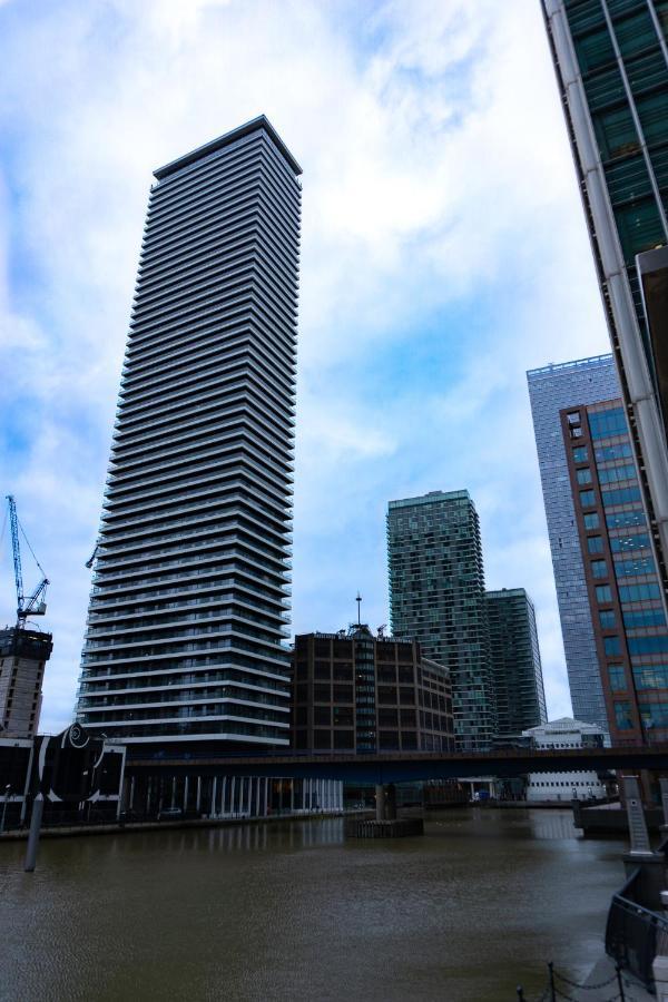 Luxury Balcony Apartment, Canary Wharf Apartment *