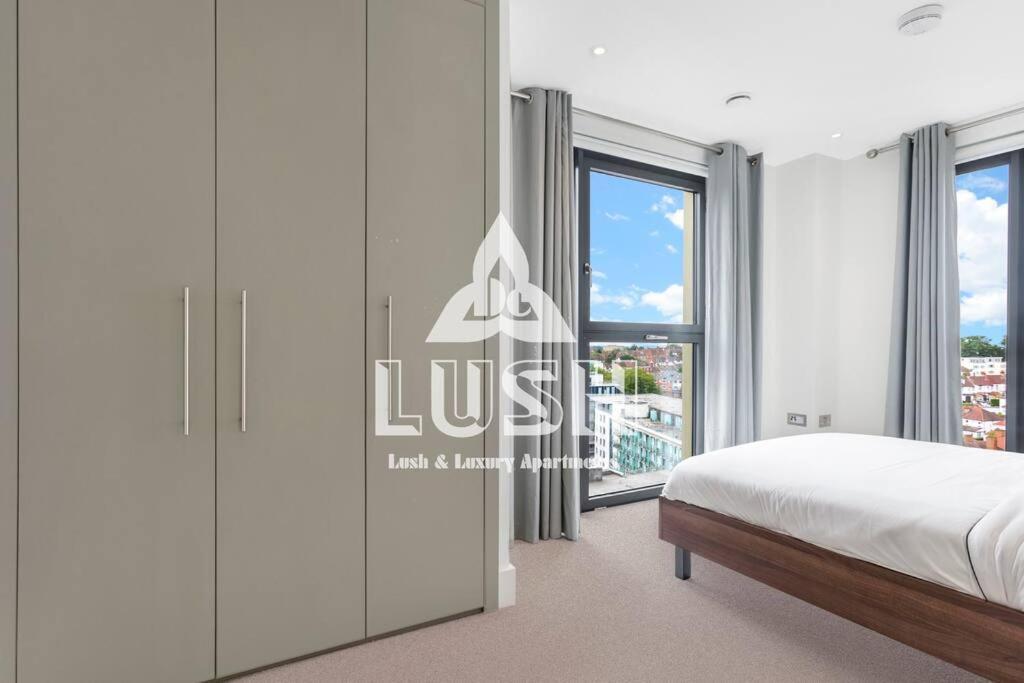 Appartement Modern, Stylish Penthouse Next To Wembley Stadium!