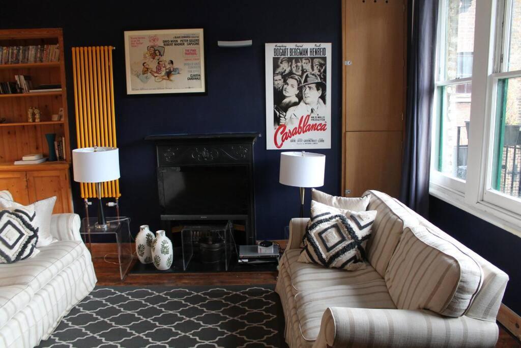 Artistic And Soulful Carnaby Street Movie Pad London