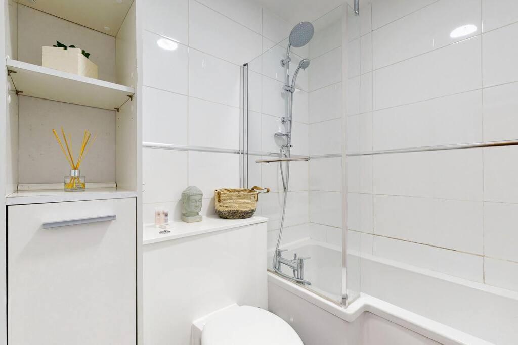 Fantastic 2 Bedroom Flat Near To Notting Hill Vakantiehuis *
