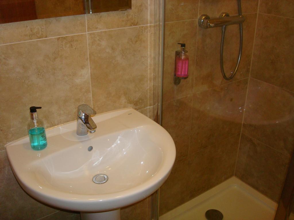 Inn Forest Gate - Free Parking Limited Spaces