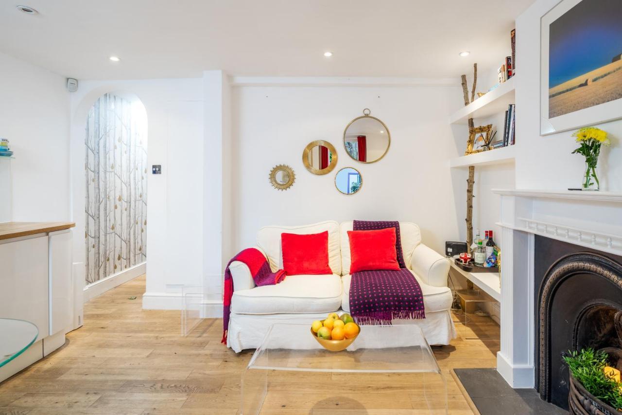 Stylish Flat With Private Yard In Shepherd Bush London