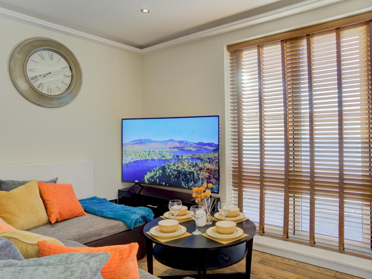 Pass The Keys Lovely 2-bedroom Flat With Balcony And Great Views London