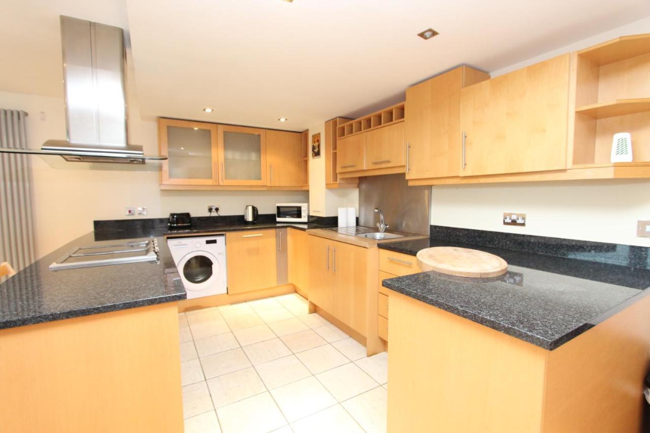 Lovely 2-bedroom In Docklands, E14 Londen