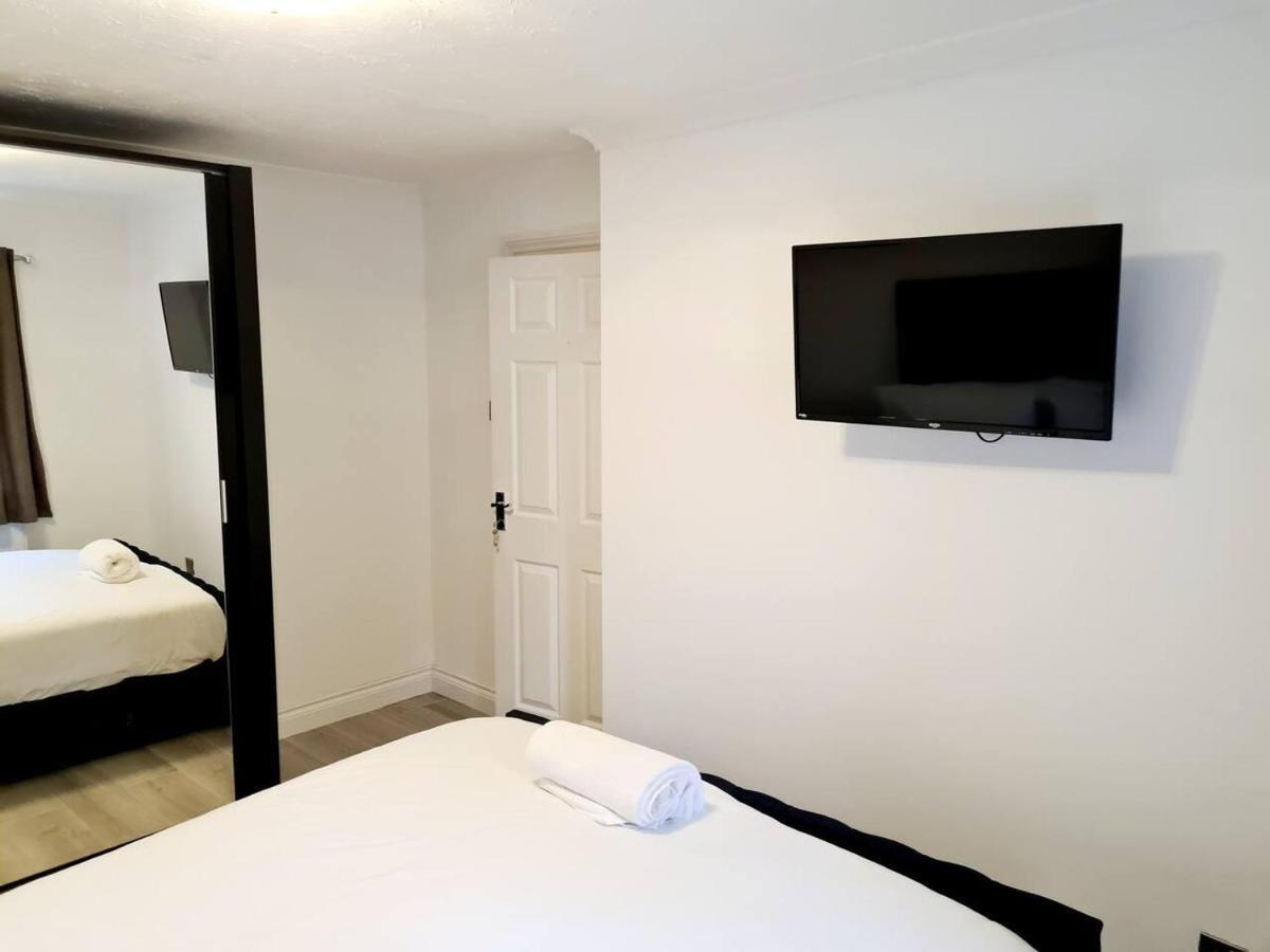 Modern & Spacious - Walk To Excel- Parking Сasa de vacaciones Londres
