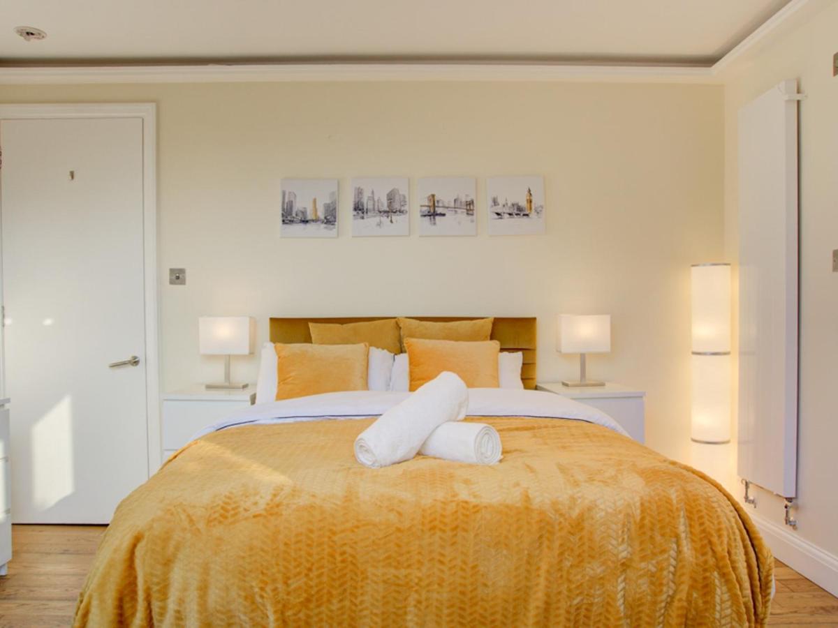 Apartment Pass The Keys Lovely 2-bedroom Flat With Balcony And Great Views London