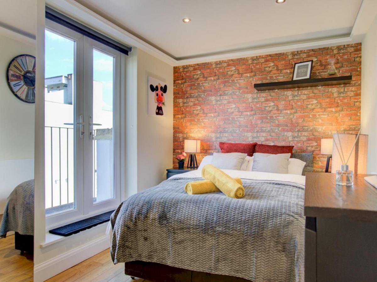 Apartment Pass The Keys Lovely 2-bedroom Flat With Balcony And Great Views London