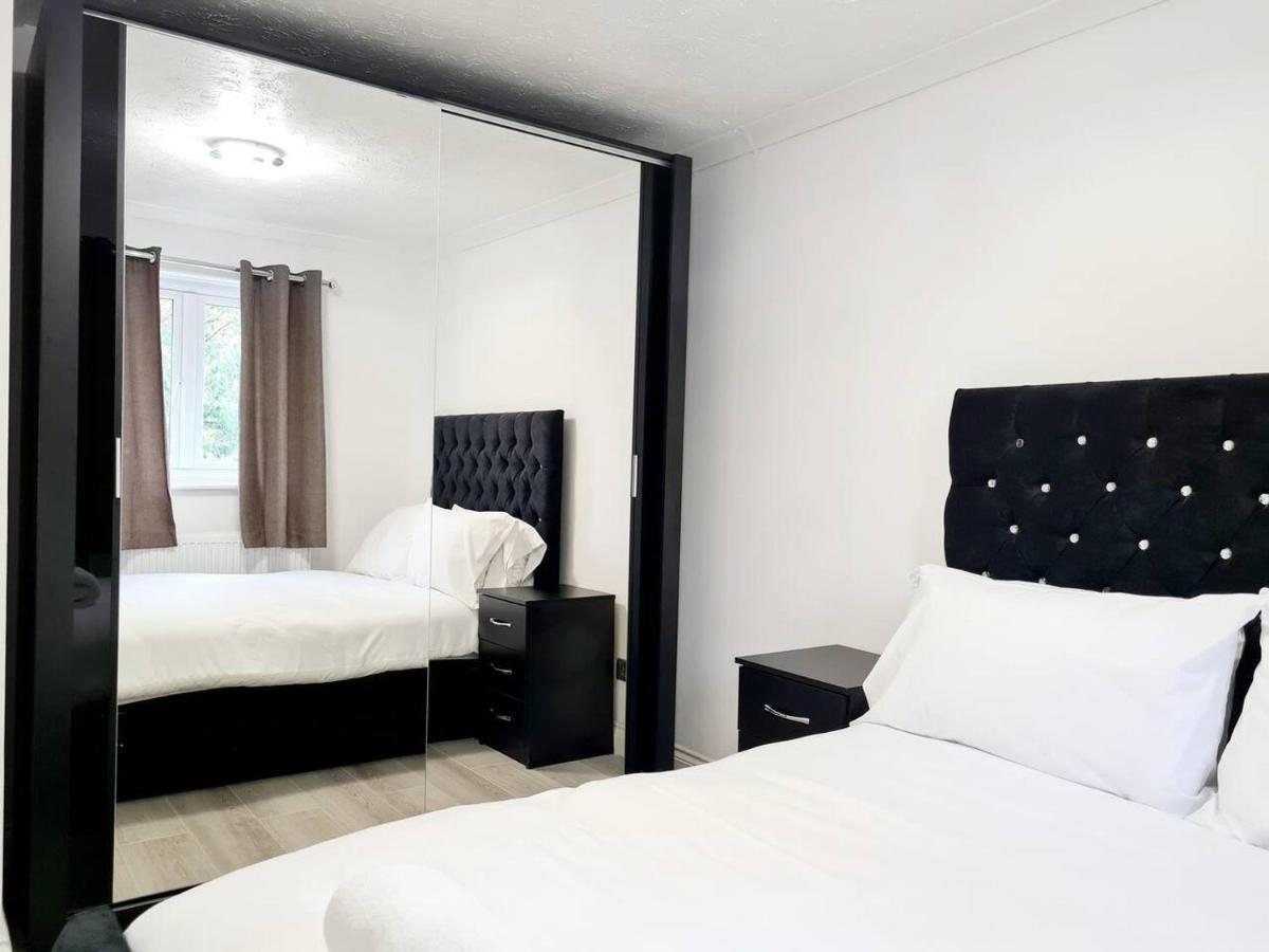 Сasa de vacaciones Modern & Spacious - Walk To Excel- Parking *