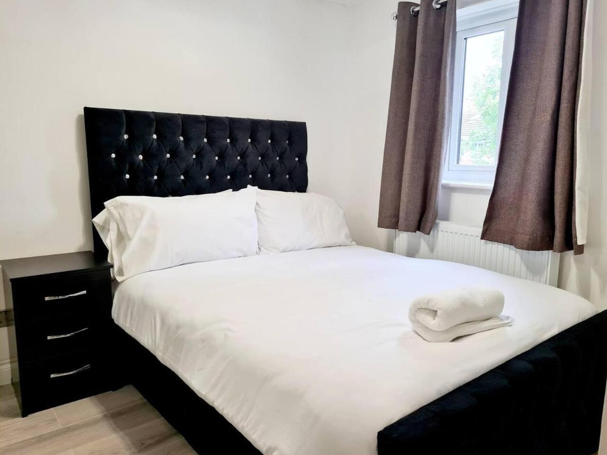 Сasa de vacaciones Modern & Spacious - Walk To Excel- Parking *