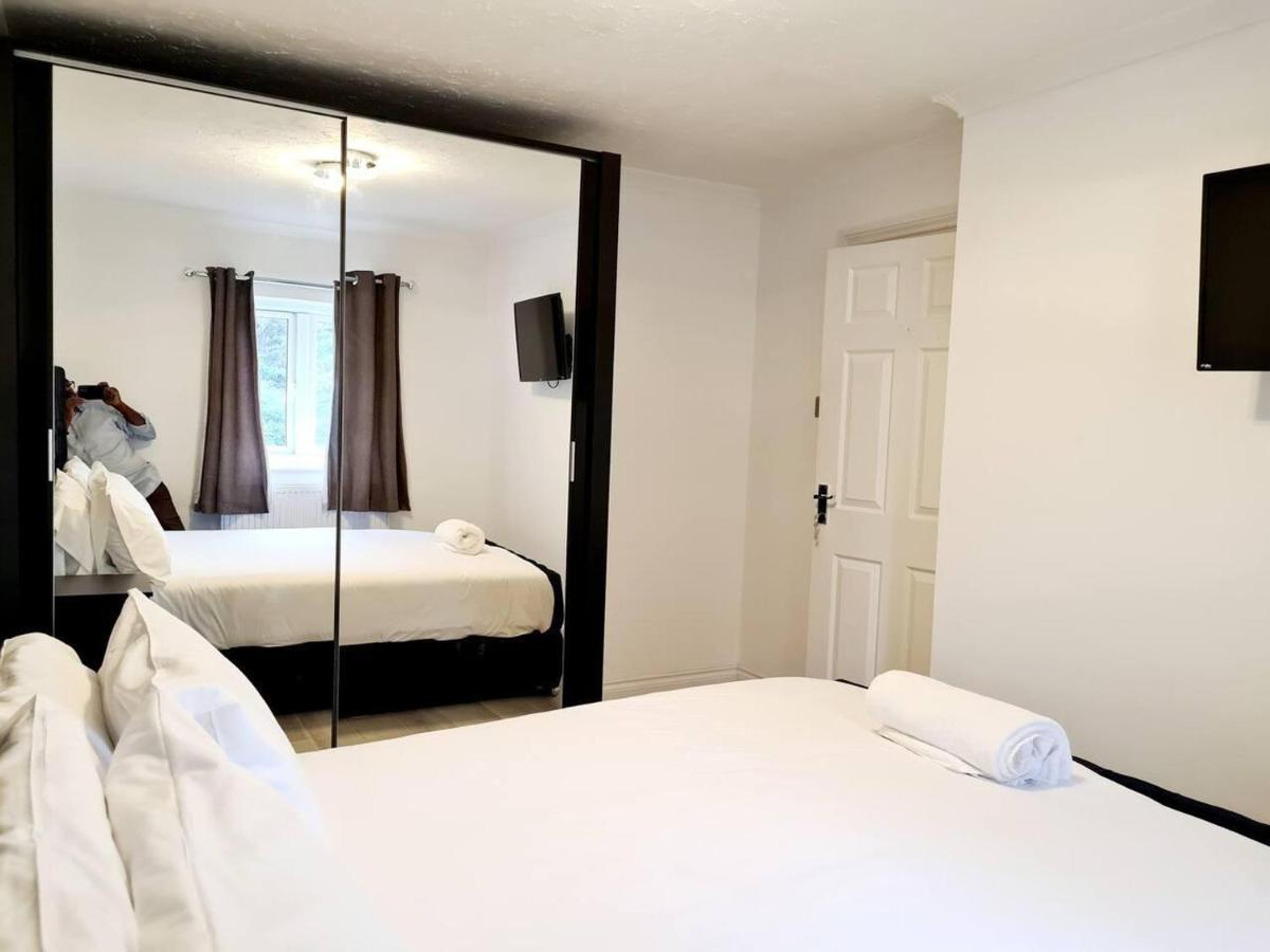 Сasa de vacaciones Modern & Spacious - Walk To Excel- Parking