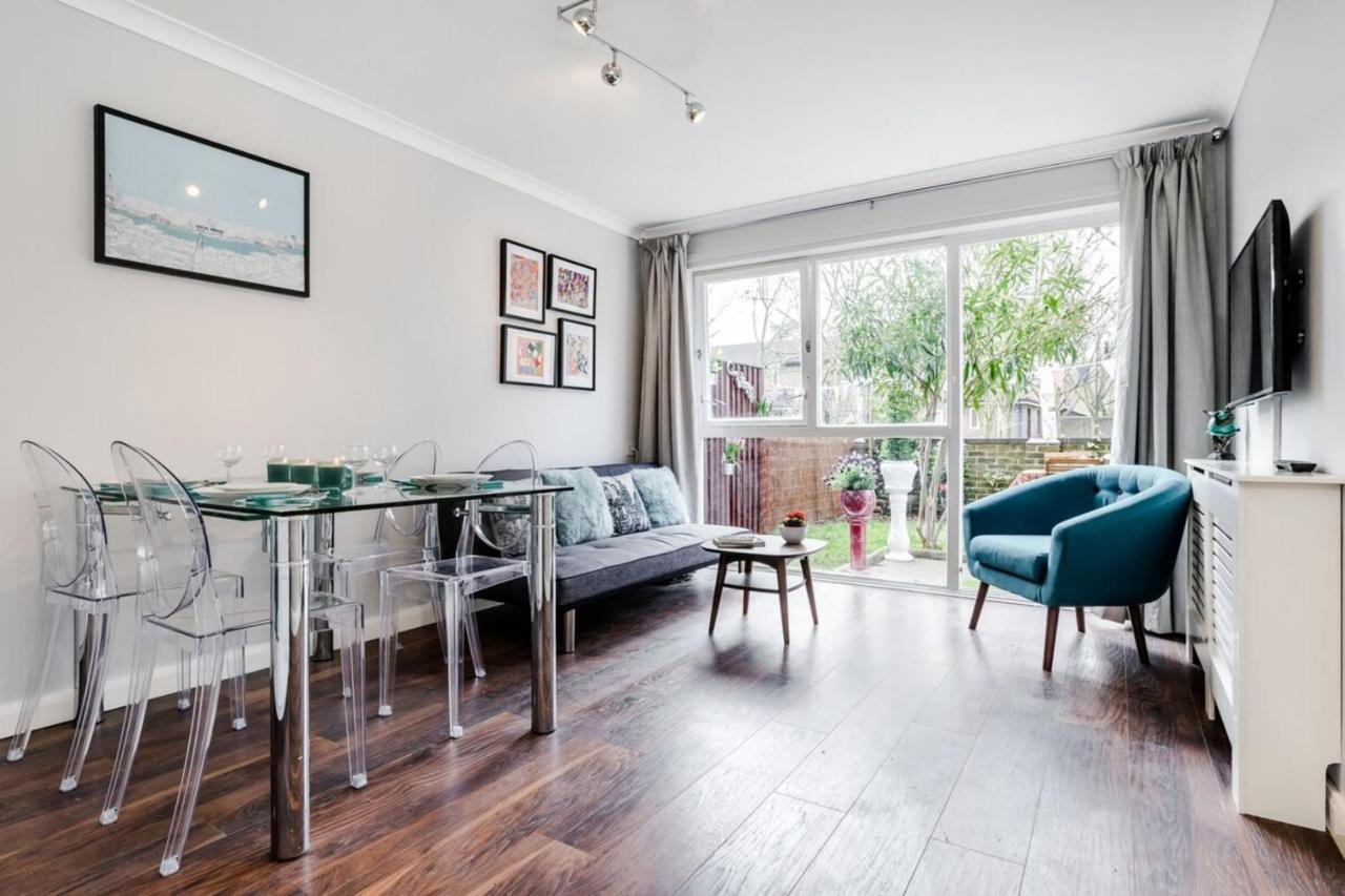 Lovely 2 Bedroom Near South Bank Apartment