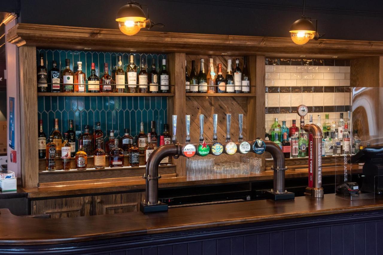 Hotel The Waterman's Arms *