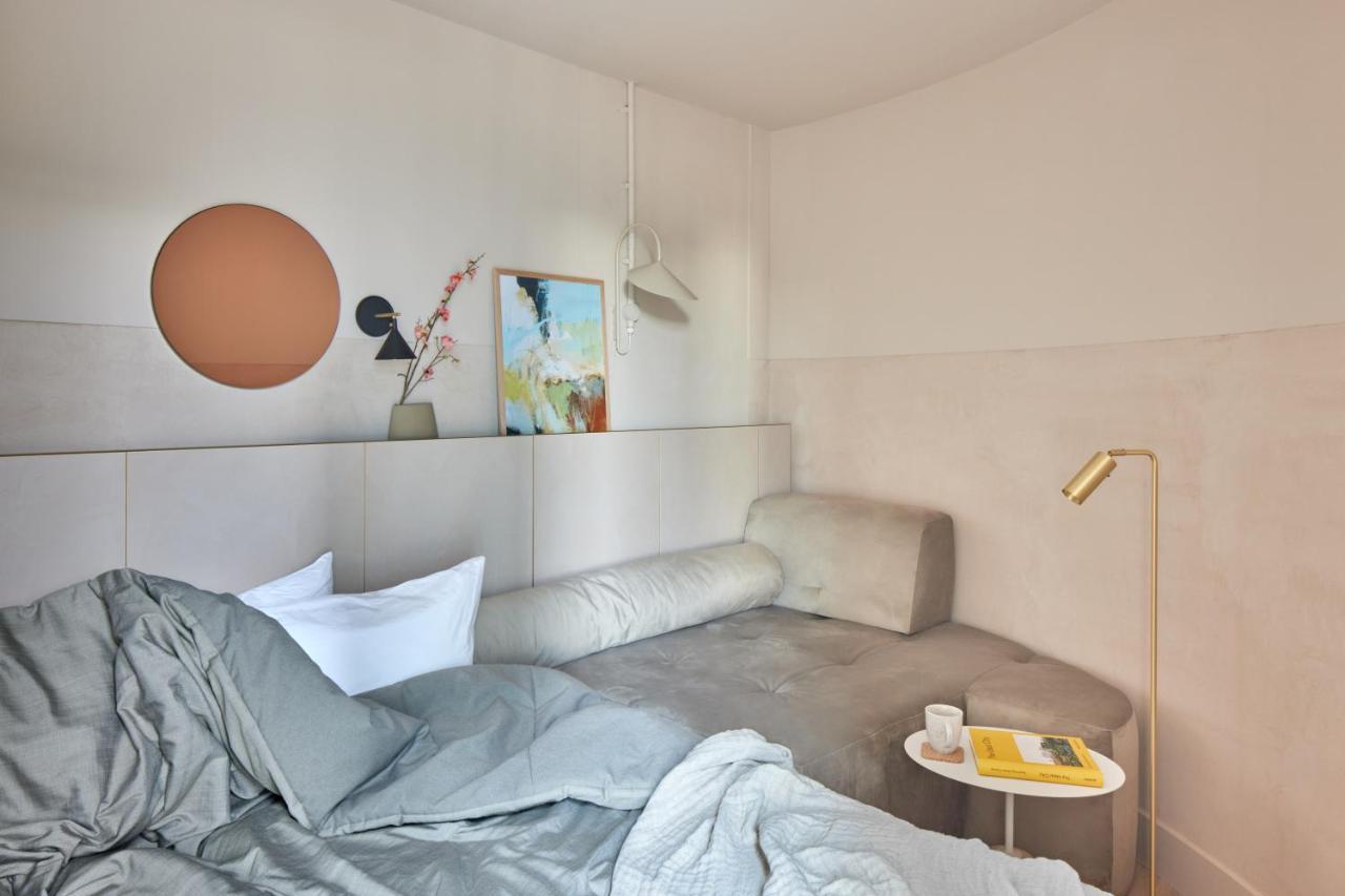 Buckle Street By Locke, Aldgate London