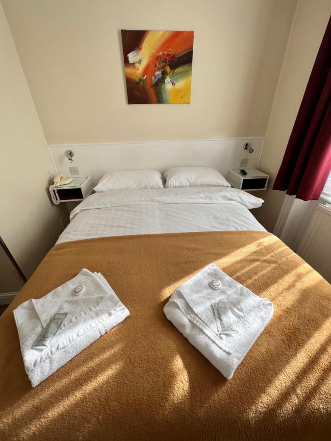 Melbourne House Hotel