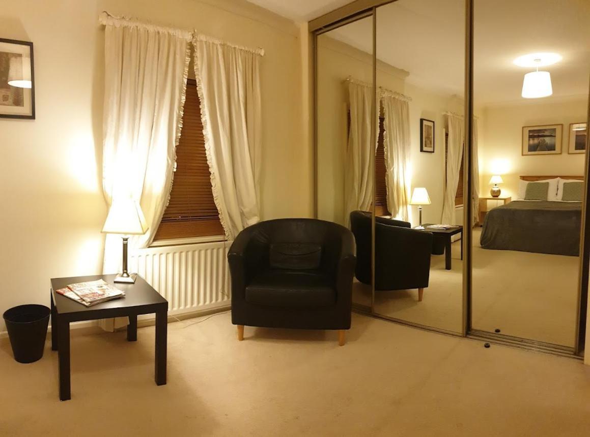 Double With Bathroom In - Vauxhall