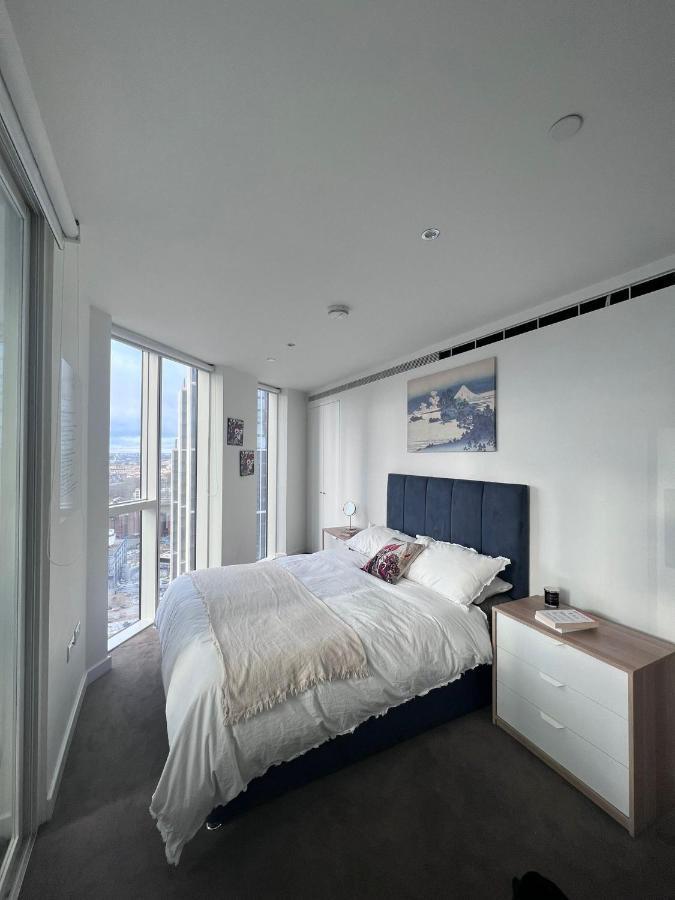 Luxury 2 Bed Flat Close To Victoria Station * London