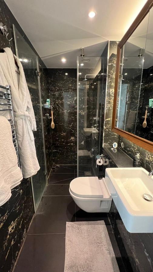 Luxury 2 Bed Flat Close To Victoria Station Apartment *
