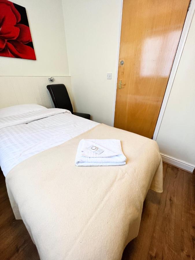 Melbourne House Hotel 3*